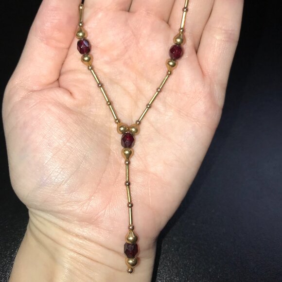 15 1/2" long Gold and Maroon Necklace - Picture 1 of 8